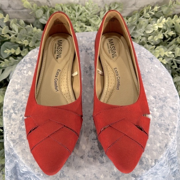 Massini Amelia Red Faux Suede Cross-Band Pointed Toe Comfort Flats WMS 8.5M❤️GUC - Picture 3 of 11